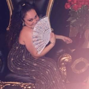 Meet your Posher, Danielle